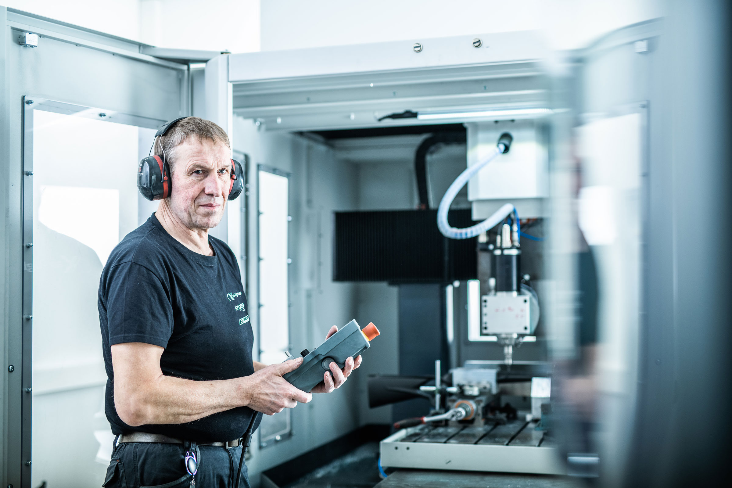 Prototyping an der Maschine mit Mitarbeiter